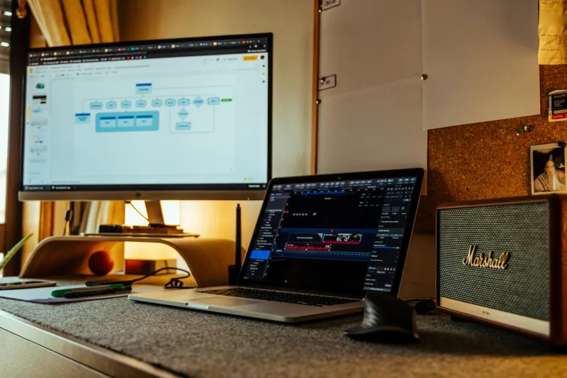 The Invisible IT Divide: How Hybrid Workers Are Quietly Subsidising Corporate Technology Gaps